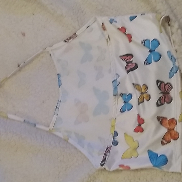 Crop top - Picture 2 of 3